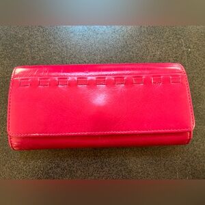 Hobo International Woman’s Fushia/Pink Wallet with Magnetic Front Closure